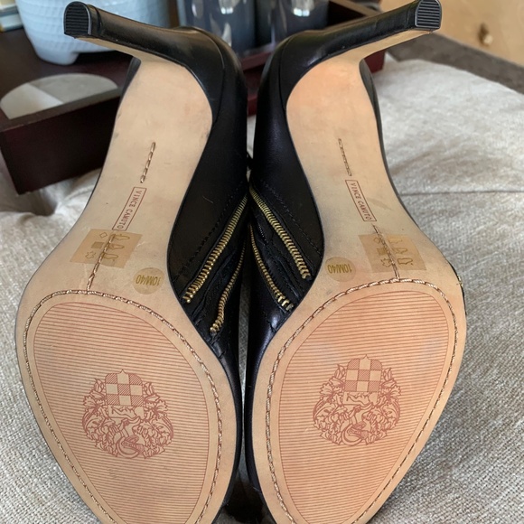 Vince Camuto Black Leather/Gold Zipper Heeled Ankle Boots US10 - Picture 9 of 10